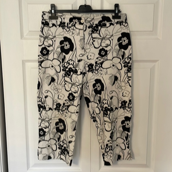 Jessica Capri Pants - Picture 1 of 3